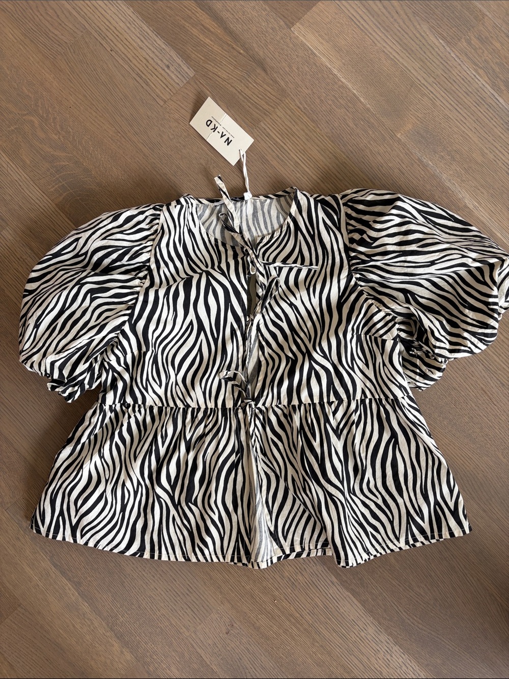 NA-KD Black & White Zebra Peplum Puff Sleeve Blouse